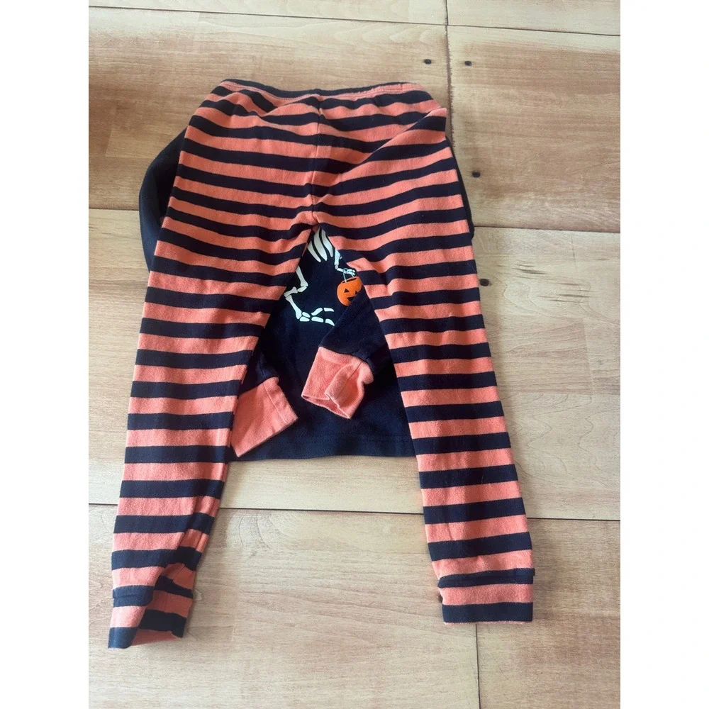 Carters Kids Dinosaur Skeleton Halloween Pajamas Size 5t‎